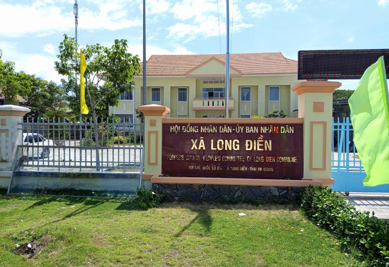Trụ sở UBND xã Long Điền